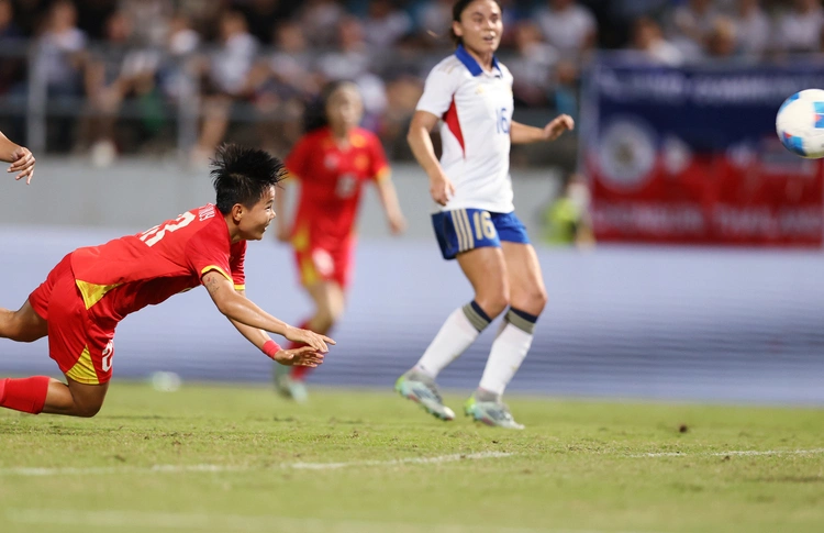 CĐV khắp thế giới: Trọng tài này phải bị tước huy hiệu FIFA, đuổi khỏi bóng đá 2 Bích Thùy: 'Trọng tài đánh cắp bàn đẹp nhất sự nghiệp của tôi' - Báo VnExpress Thể thao