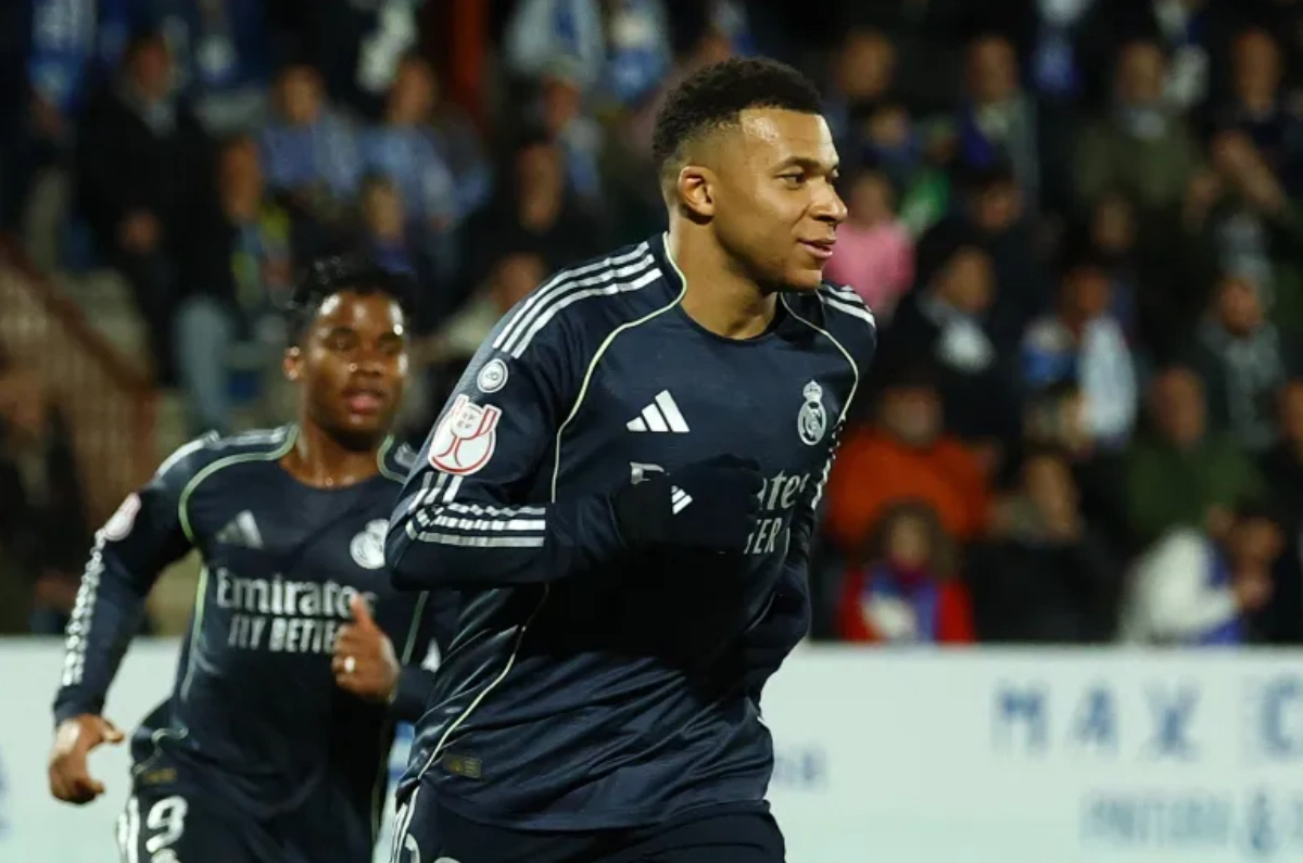 Top 5 Quả bóng Vàng 2026: Số 1 xứng đáng, Mbappe, Yamal "hụt hơi" 2 Mbappe áp sát kỷ lục ghi bàn của Ronaldo tại Real - Báo VnExpress Thể thao