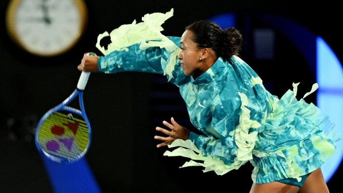 Osaka trong trận gặp Cirstea ở vòng hai Australia Mở rộng, trên sân Margaret Court, Melbourne, Australia hôm 22/1. Ảnh: Reuters Osaka trong trận gặp Cirstea ở vòng hai Australia Mở rộng, trên sân Margaret Court
