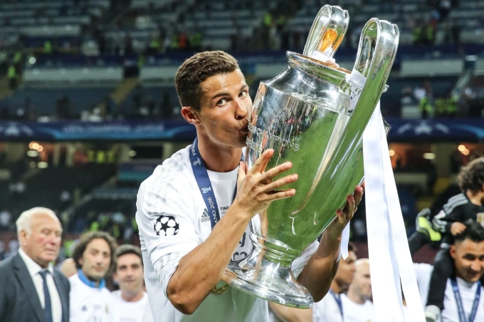 Cristiano Ronaldo mừng chức vô địch Champions League 2015-2016. Ảnh: UEFA Cristiano Ronaldo ăn mừng vô địch Champions League