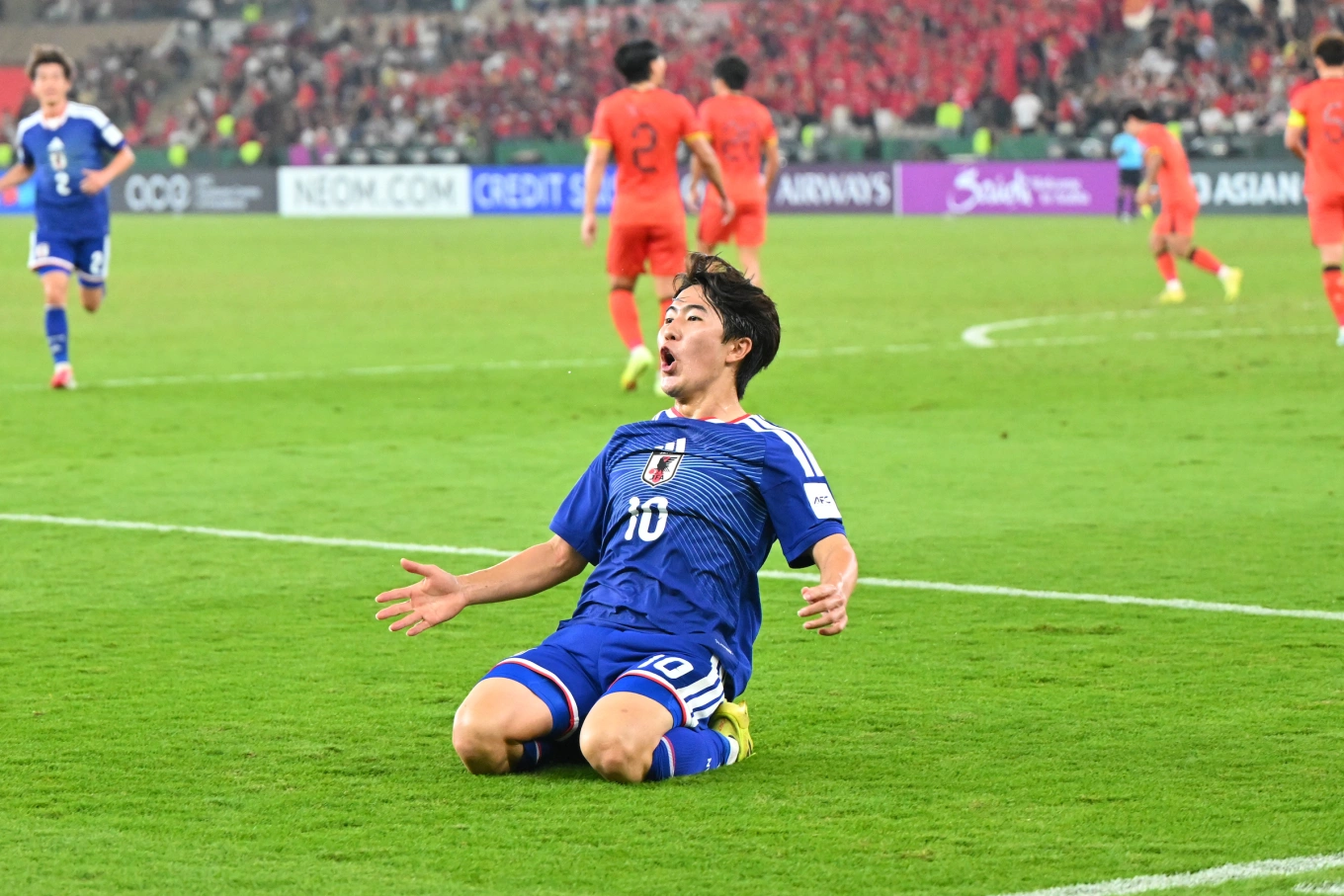 Nhật Bản oẳn tù tì để tìm người sút 11m... trước Trung Quốc 2 Nhật Bản oẳn tù tì để tìm người sút phạt đền trước Trung Quốc - Báo VnExpress Thể thao