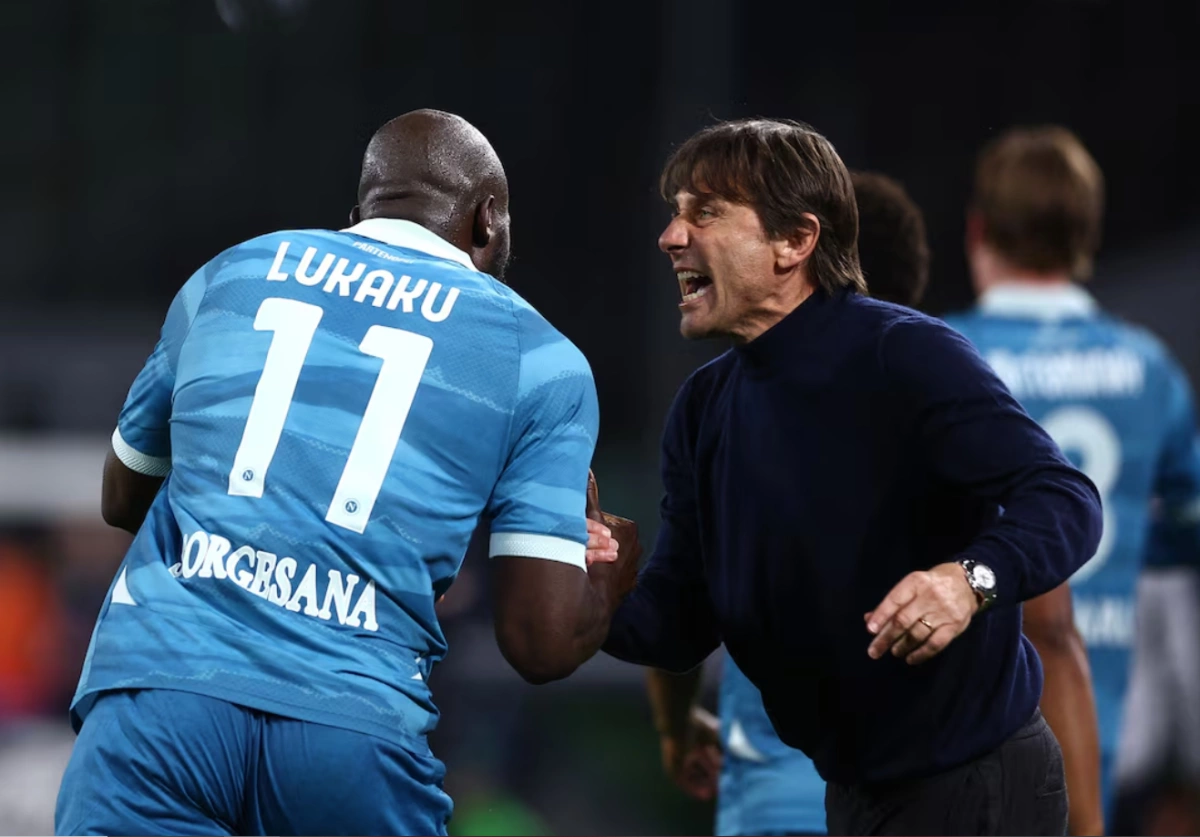 Napoli đối đầu Chelsea tại Naples HLV Antonio Conte dẫn dắt Napoli
