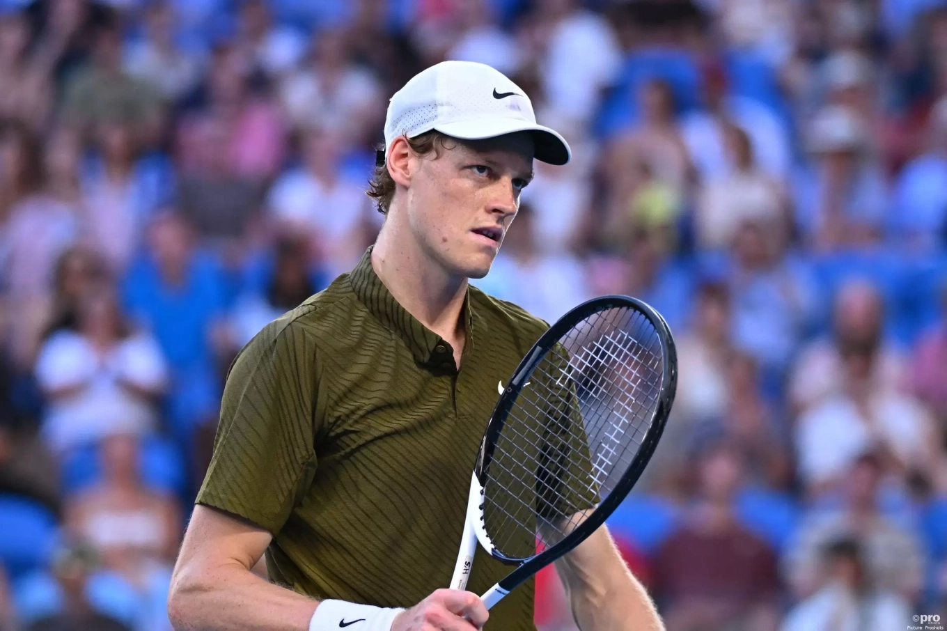 Sinner ba năm liền không thay vợt - Báo VnExpress Thể thao