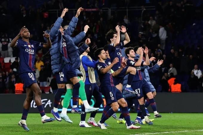 Cầu thủ PSG mừng chiến thắng trước Monaco PSG ăn mừng sau chiến thắng tại vòng play-off Champions League