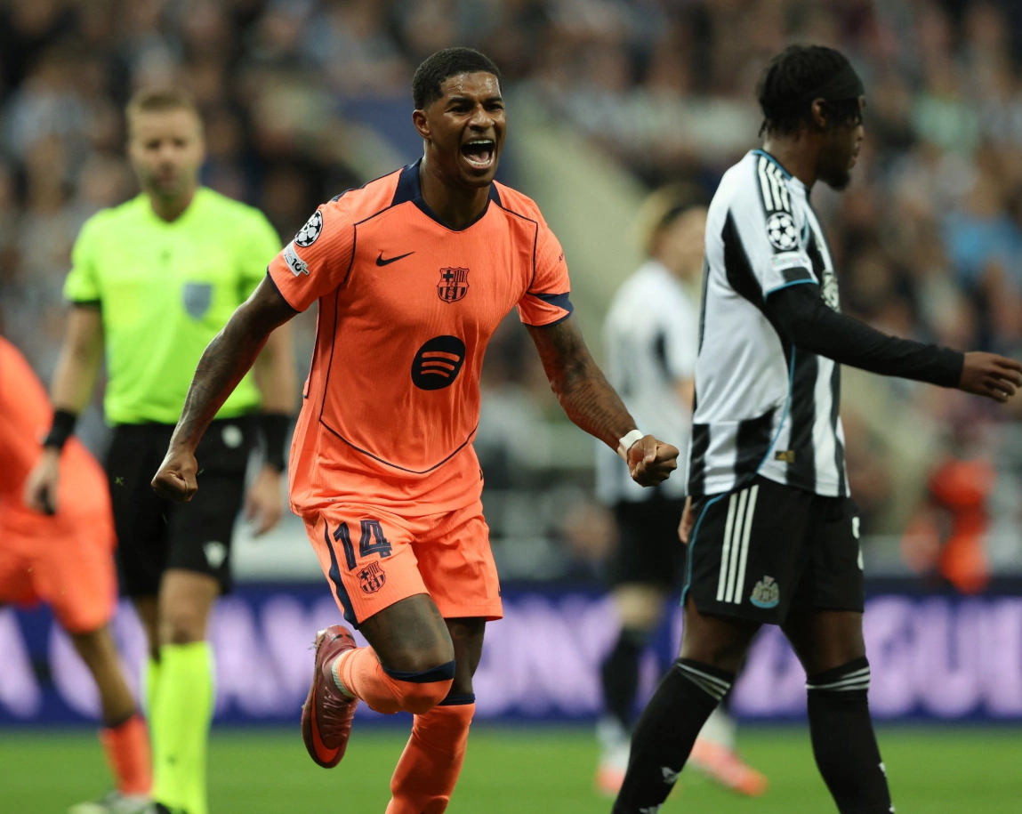 Barcelona làm khách trên sân Newcastle Barca thi đấu sân khách