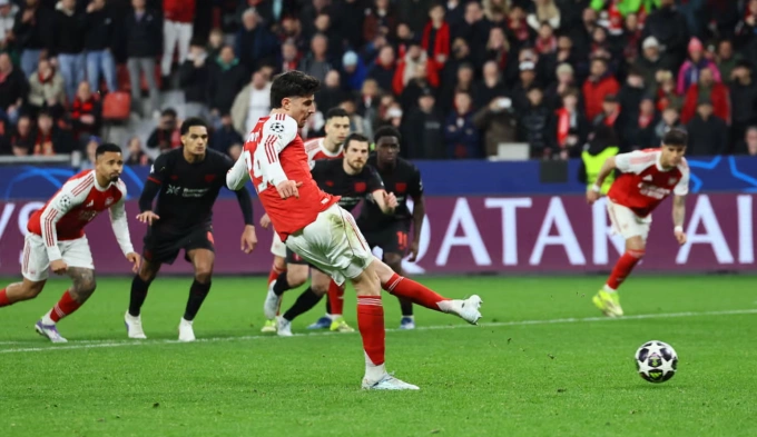 Kai Havertz đá phạt đền ấn định tỷ số hòa 1-1. Ảnh: Reuters Kai Havertz đá phạt đền ấn định tỷ số hòa 1-1.