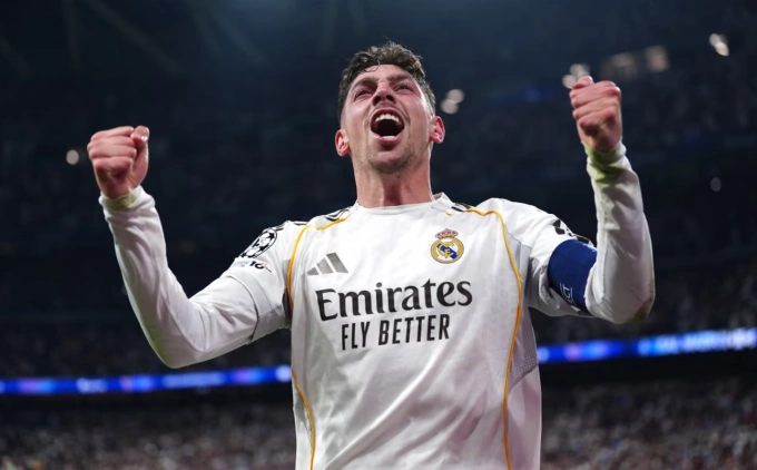 Federico Valverde tỏa sáng với cú hat-trick trong hiệp một. Federico Valverde lập cú hat-trick cho Real Madrid