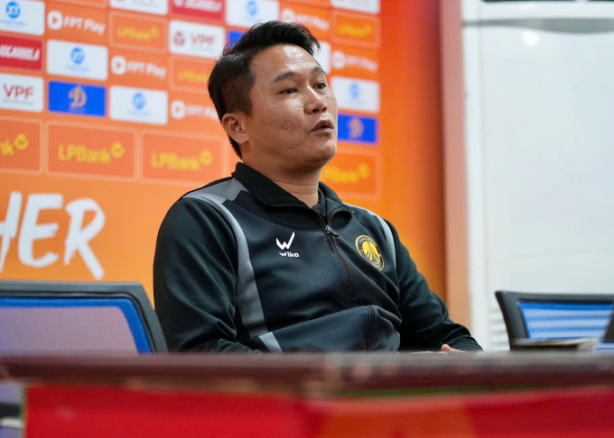 HLV CLB Thanh Hóa Mai Xuân Hợp họp báo sau trận thua Nam Định 0-1 ở vòng 16 V-League 2025-2026 HLV Mai Xuân Hợp phát biểu sau trận đấu tại sân Thiên Trường