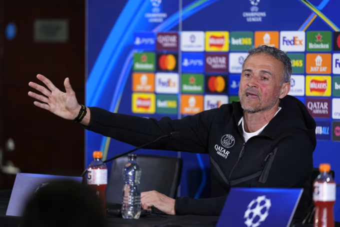HLV Luis Enrique phát biểu trong buổi họp báo trước trận PSG gặp Chelsea ở lượt về vòng 1/8 Champions League ngày 16/3. HLV Luis Enrique phát biểu trong buổi họp báo trước trận PSG gặp Chelsea
