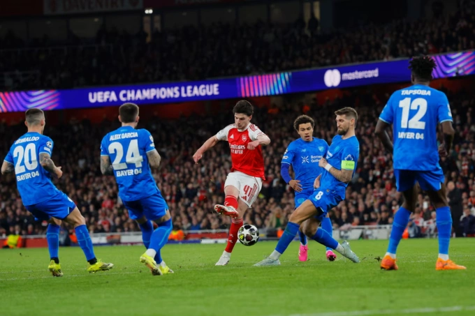 Declan Rice ghi bàn ấn định chiến thắng 2-0 Declan Rice ghi bàn cho Arsenal