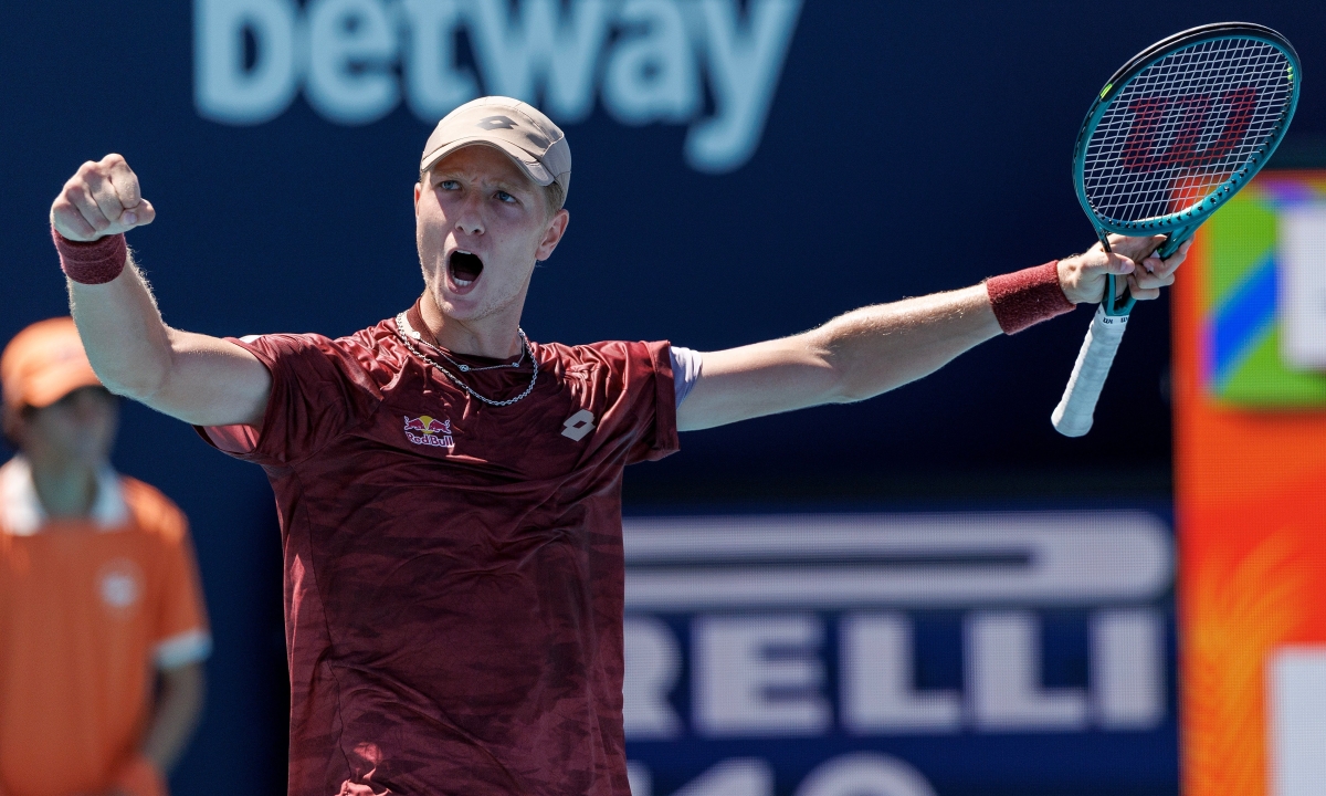 Tay vợt số 151 thế giới gây sốc ở Miami Mở rộng