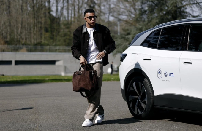 Kylian Mbappe hội quân cùng tuyển Pháp ngày 23/3. Ảnh: Reuters