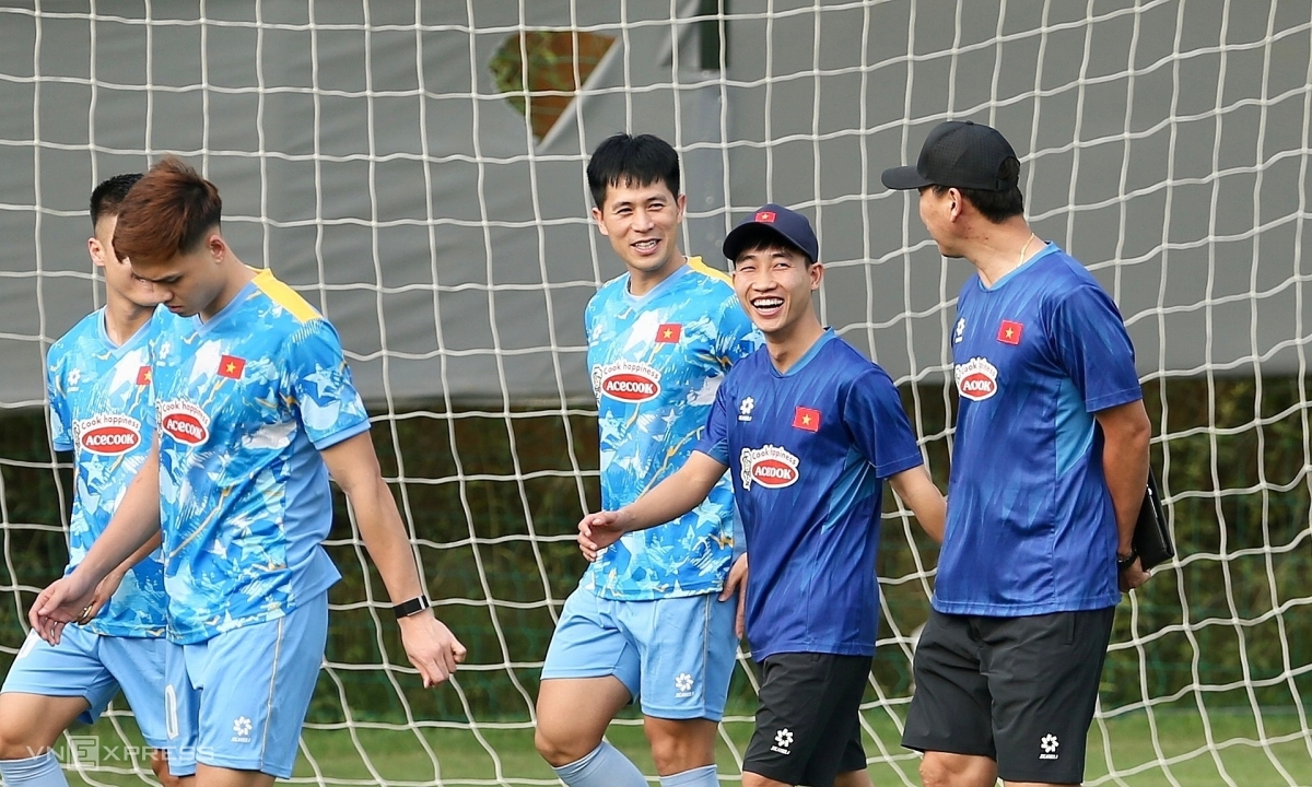 Việt Nam - Bangladesh: Hoàng Hên đá chính