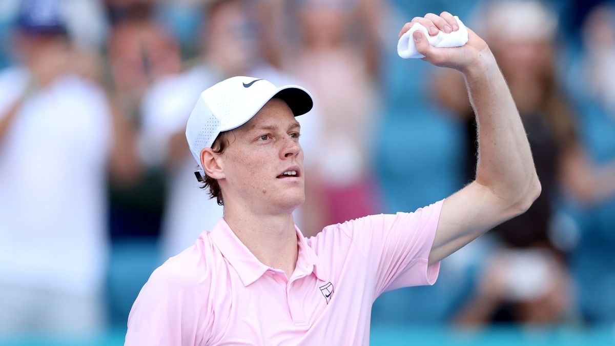 Sinner nối dài kỷ lục, vào bán kết Miami Mở rộng