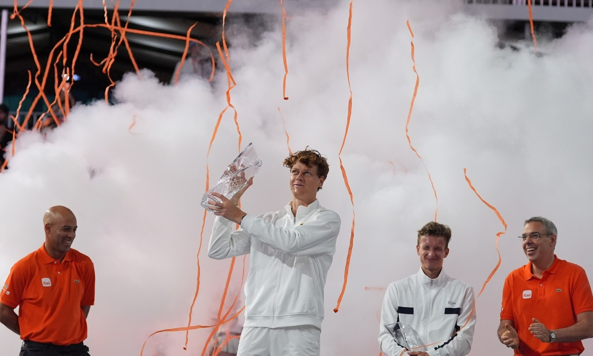 Sinner vô địch Miami, đoạt 'Sunshine Double'