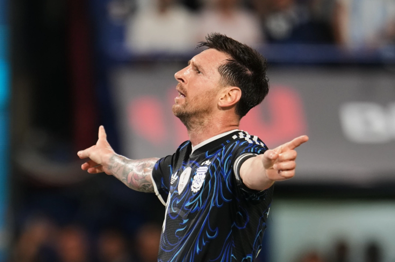 Messi nhường phạt đền trong chiến thắng 5-0 của Argentina - Báo VnExpress Thể thao