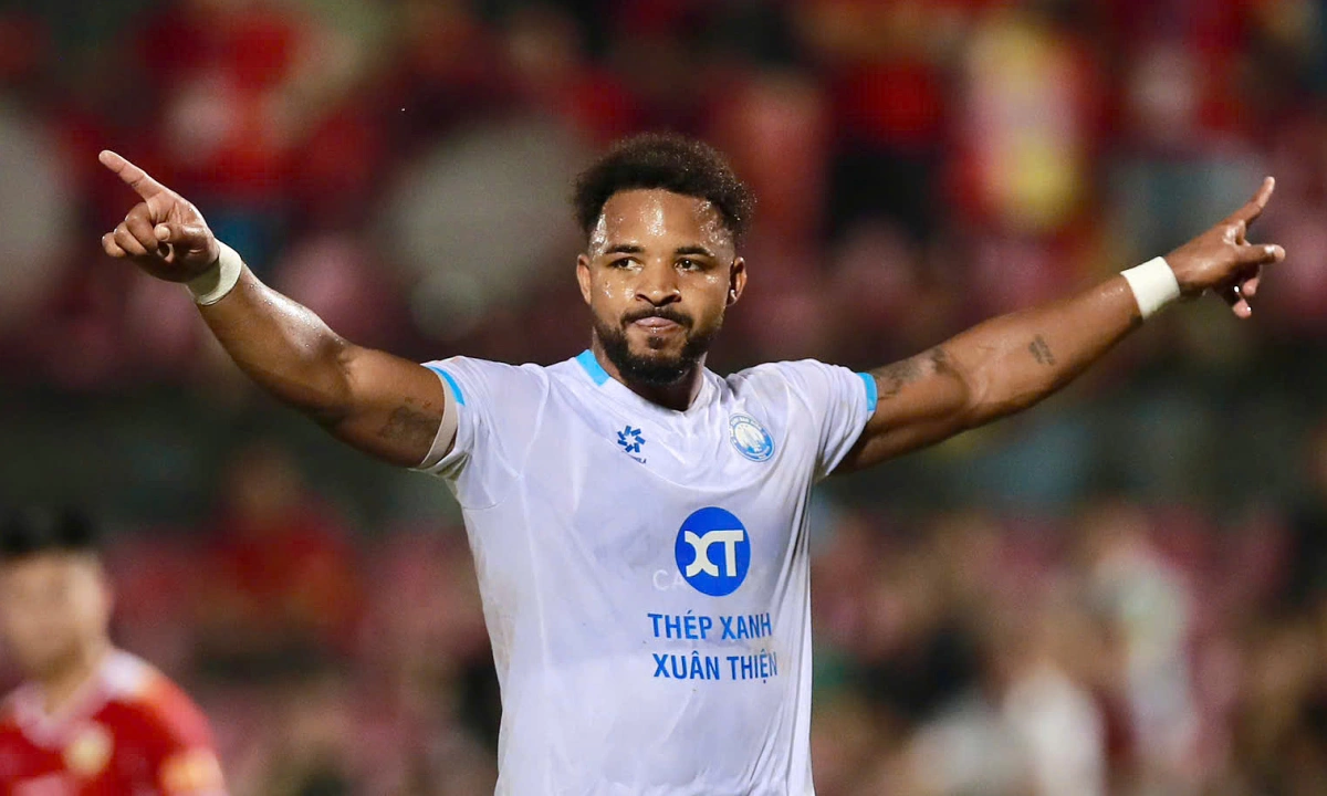 Xuân Son ghi bàn, kiến tạo và bỏ lỡ khó tin trong một trận