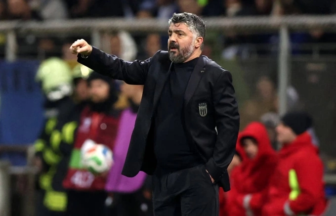Gattuso chỉ đạo trong trận Bosnia & Herzegovina - Italy ở vòng loại World Cup hôm 31/3. Ảnh: Reuters