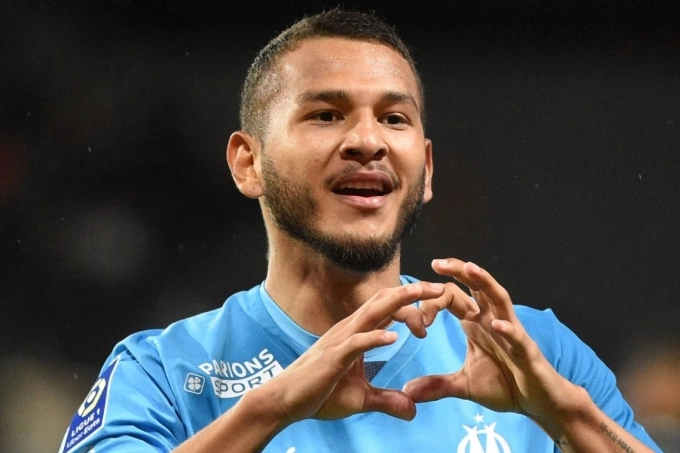 Luis Suarez thi đấu cho Marseille Luis Suarez từng ghi ba bàn qua 11 trận thi đấu cho Marseille.