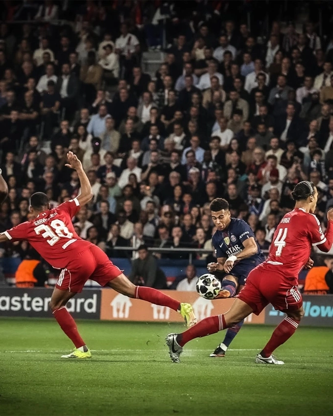 Tình huống Desire Doue dứt điểm mở tỷ số Desire Doue ghi bàn mở tỷ số cho PSG