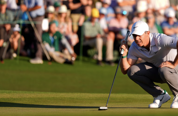 Mcilroy trên green của hố 18 sân Augusta National, bang Georgia, Mỹ ngày 10/4/2026. Ảnh: Reuters