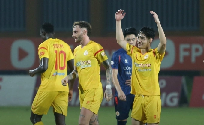 Tiền vệ PVF-CAND Nguyễn Xuân Bắc (phải) ghi bàn gỡ hòa 1-1 ở phút 54 trước Công an Hà Nội, thuộc vòng 18 V-League 2025-2026 trên sân PVF ở Hưng Yên ngày 12/4/2026. Tiền vệ PVF-CAND Nguyễn Xuân Bắc ghi bàn gỡ hòa 1-1 trước Công an Hà Nội