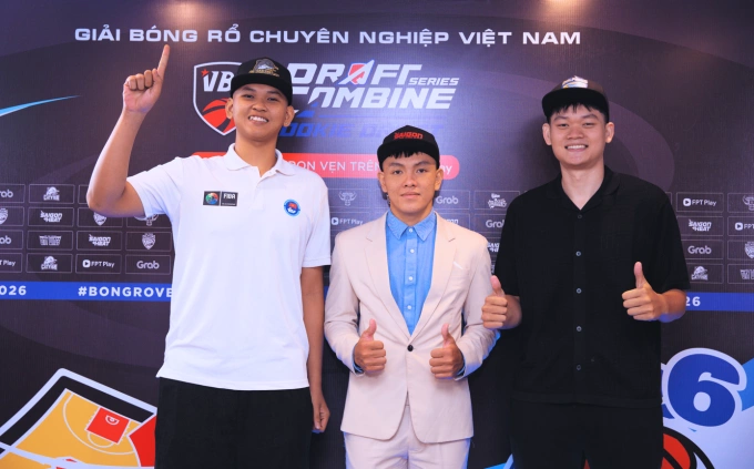 Ba VĐV Lâm Bình Duy, Nguyễn Thế Đăng và Trần Minh Tiến (từ trái qua phải) hân hoan sau kỳ VBA Draft 2026 được tổ chức hôm 17/4. Ảnh: VBA