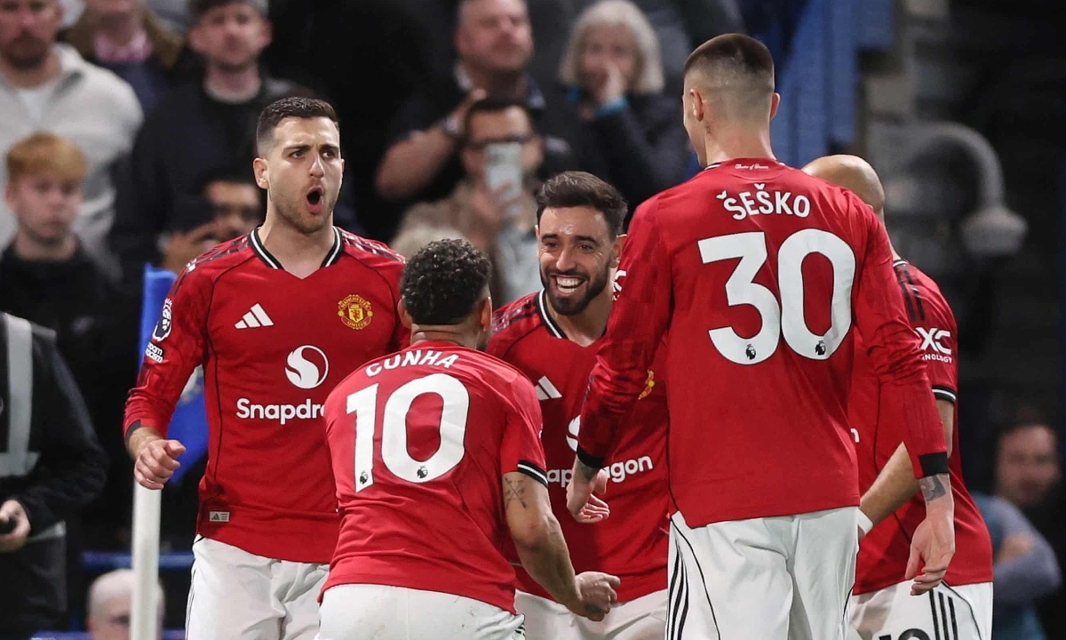 Man Utd thắng Chelsea, tiến sát suất Champions League