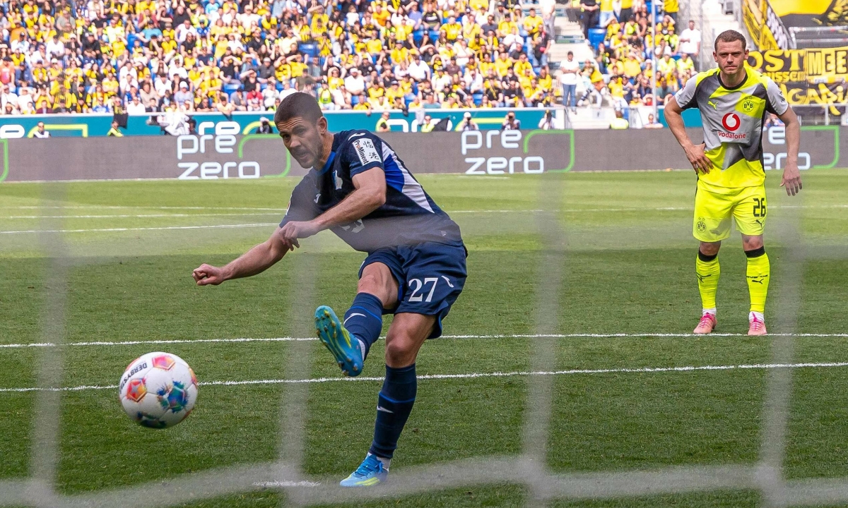 Đối thủ dâng chức vô địch sớm cho Bayern