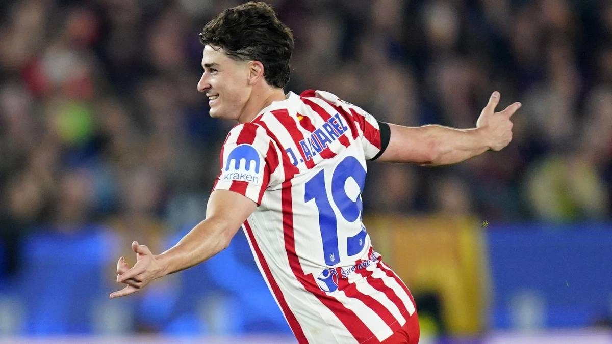 Julian Alvarez ghi bàn cho Atletico Julian Alvarez trong trận đấu của Atletico