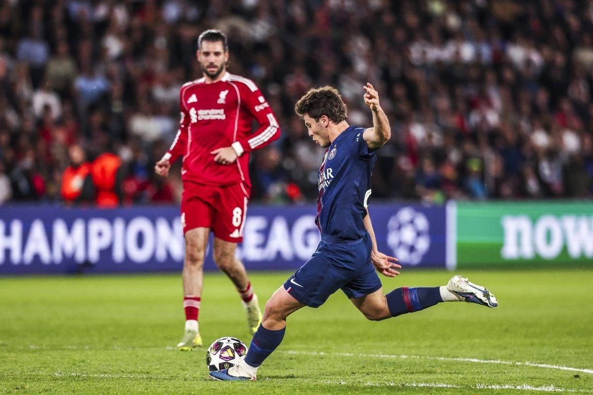 Joao Neves thi đấu cho PSG Tiền vệ Joao Neves tại PSG