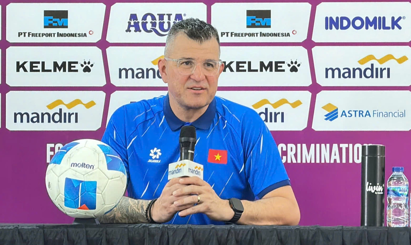 Cột mốc lịch sử chờ gọi tên vị HLV người Brazil cùng với bóng đá Việt Nam 1 HLV Roland: 'Sự kiên nhẫn giúp Việt Nam thắng ngược Australia' - Báo VnExpress Thể thao