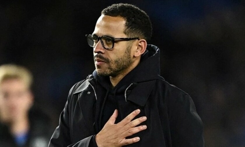 Chelsea gây khó hiểu khi sa thải HLV Rosenior sau 3 tháng