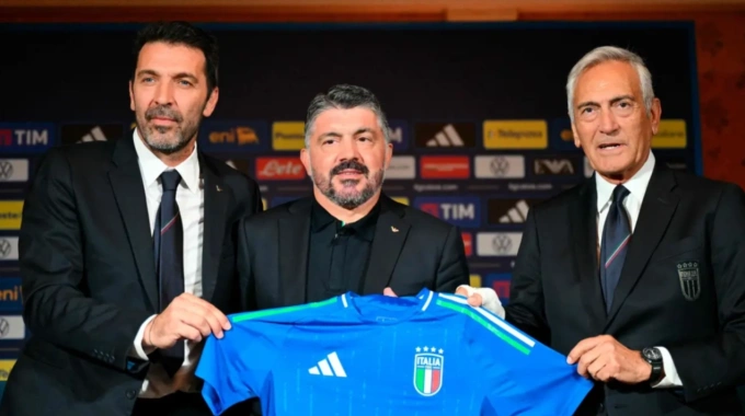 Gianluigi Buffon, Gennaro Gattuso và Gabriele Gravina (từ trái qua) cùng chia tay tuyển Italy sau khi mất vé dự World Cup 2026. Ảnh: Quotidiano