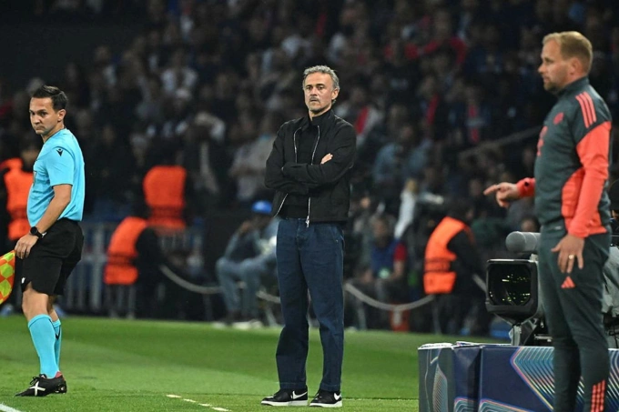 HLV Luis Enrique trong trận PSG - Bayern Munich HLV Luis Enrique trong trận PSG - Bayern Munich
