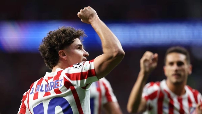 Alvarez mừng bàn trong trận lượt đi bán kết Champions League tối 29/4, Atletico 1-1 Arsenal trên sân Metropolitano. Alvarez ăn mừng bàn thắng vào lưới Arsenal tại Metropolitano