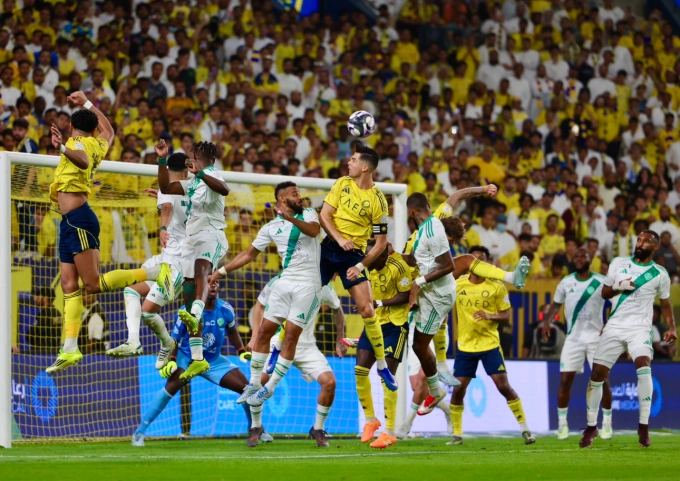 Cristiano Ronaldo đánh đầu mở tỷ số trong trận Al Nassr thắng Al Ahli 2-0 ở vòng 30 Saudi Pro League ngày 29/4/2026. Ảnh: Al Nassr