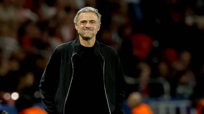 Luis Enrique chỉ đạo trận lượt đi bán kết Champions League tối 28/4, PSG 5-4 Bayern trên sân Parc des Princes. Luis Enrique chỉ đạo trận lượt đi bán kết Champions League tối 28/4, PSG 5-4 Bayern trên sân Parc des Princes.