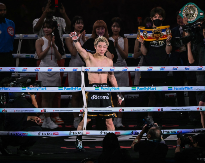 Naoya Inoue vui mừng sau khi thắng Junto Nakatani để bảo vệ bảo vệ 4 đai vô địch hạng siêu gà tại Tokyo Dome, Nhật Bản ngày 2/5/2026. Ảnh: AFP
