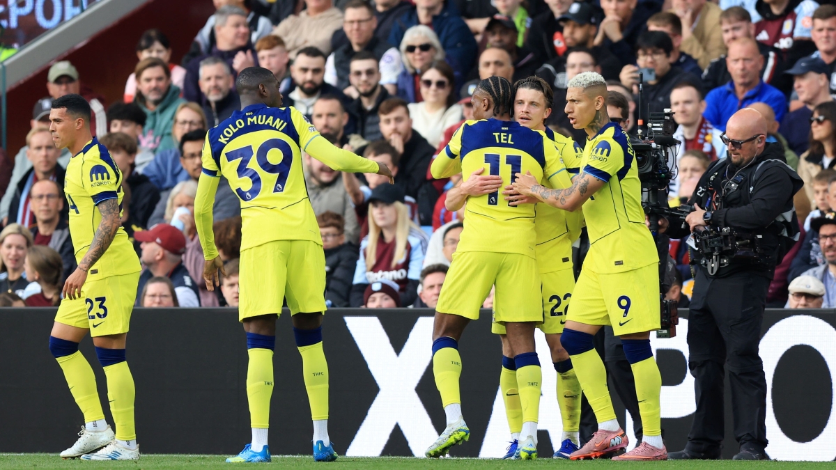 Tottenham sáng cửa trụ hạng