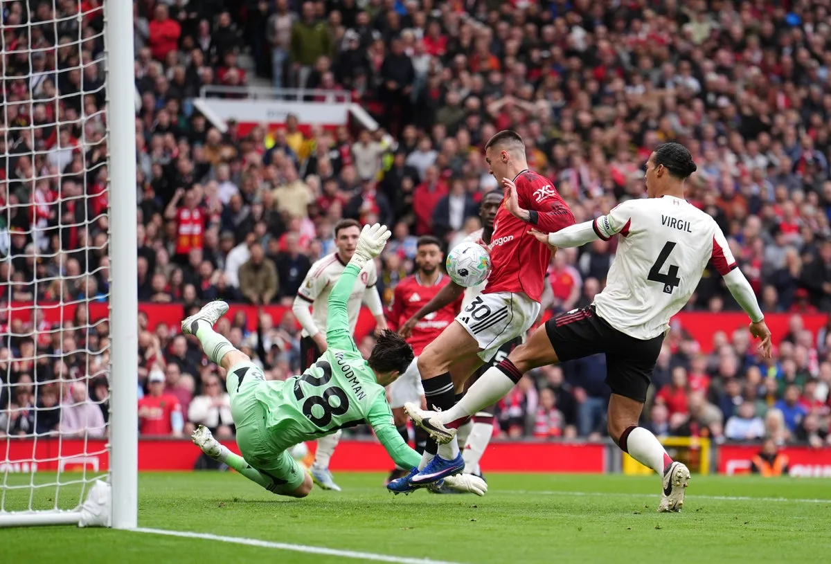 HLV Slot: 'VAR đã chống lại Liverpool cả mùa này'