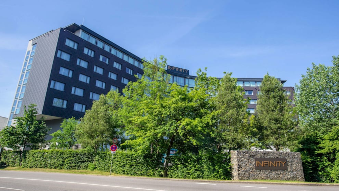 Khách sạn Infinity, Munich nhìn từ bên ngoài. Khách sạn Infinity ở Munich