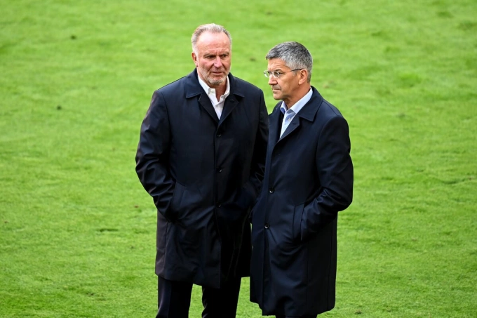 Chủ tịch Bayern Herbert Hainer (phải) và cựu CEO CLB Karl-Heinz Rummenigge Chủ tịch Bayern Herbert Hainer (phải) và cựu CEO CLB Karl-Heinz Rummenigge