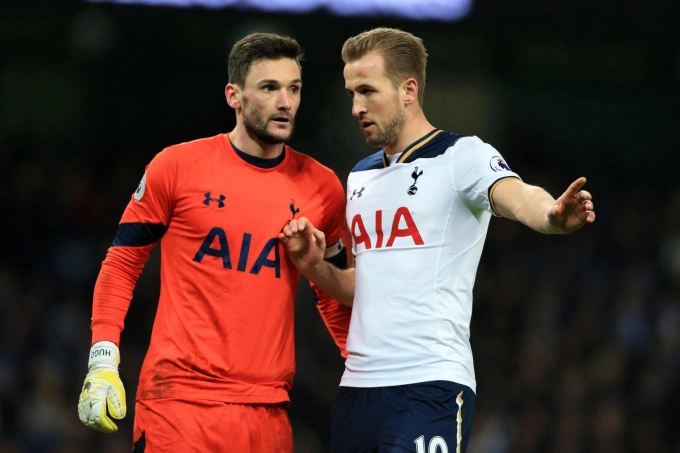 Hugo Lloris và Kane trong những năm tháng còn chung màu áo Tottenham Hugo Lloris với Harry Kane