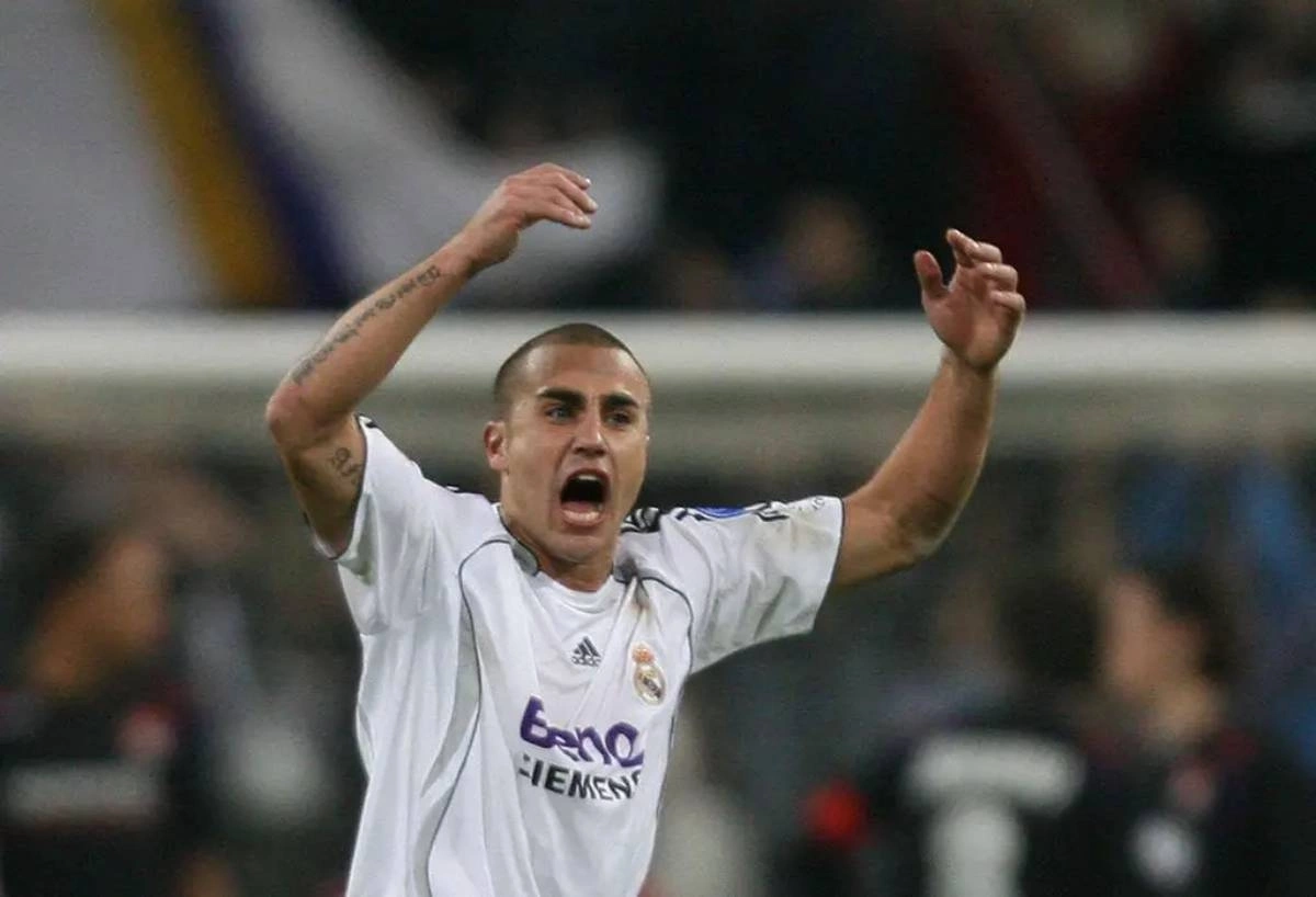 Fabio Cannavaro Cannavaro thi đấu cho Inter Milan tại Cúp C1