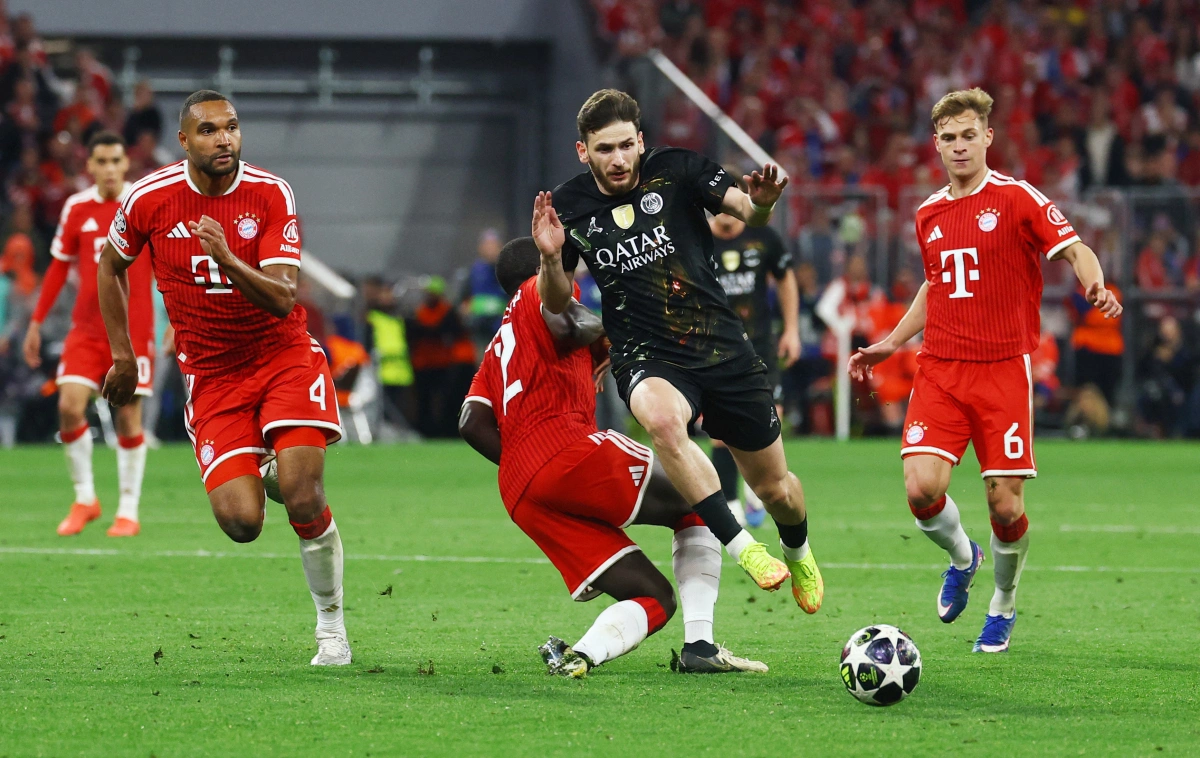 Khvicha Kvaratskhelia tỏa sáng ở cánh trái Kvaratskhelia thi đấu xuất sắc cho PSG