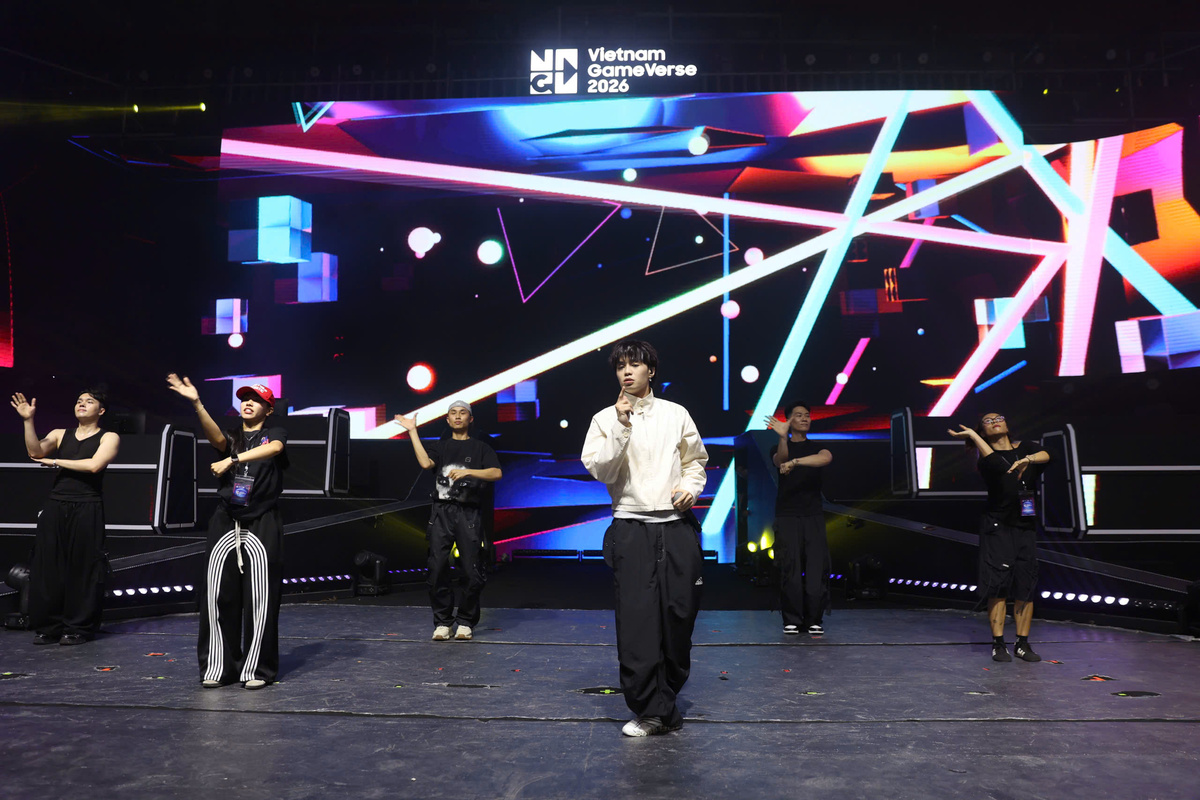 Dàn sao tập dượt trước thềm gala Vietnam Game Awards 2026 Dàn sao tập dượt trước thềm gala Vietnam Game Awards 2026