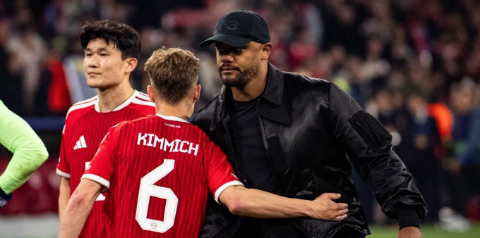 Joshua Kimmich và HLV Vincent Kompany sau trận đấu Joshua Kimmich và HLV Vincent Kompany sau trận