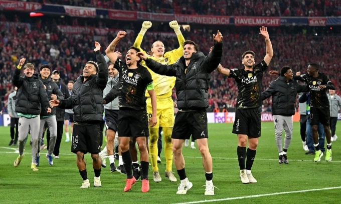 Cầu thủ PSG mừng chiến thắng trước Bayern ở lượt về bán kết Champions League trên sân Allianz, thành phố Munich, Đức tối 6/5/2026. Cầu thủ PSG mừng chiến thắng trước Bayern ở lượt về bán kết Champions League trên sân Allianz, thành phố Munich, Đức tối 6/5/2026.