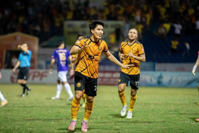 Tiền vệ Thanh Hóa Nguyễn Ngọc Mỹ mừng bàn thắng ở phút 38 trong trận thắng Hà Nội FC 1-0 ở vòng 22 V-League 2025-2026, trên sân Thanh Hóa ngày 9/5/2026. Tiền vệ Thanh Hóa Nguyễn Ngọc Mỹ mừng bàn thắng ở phút 38